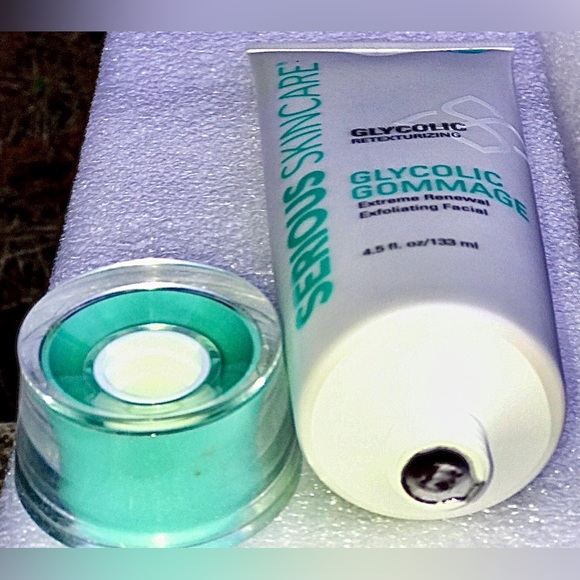 SERIOUS SKINCARE GLYCOLIC Retexturizing Renewal Exfoliating Facial Cleanser - Picture 4 of 6